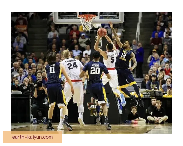 斯洛伐克门将杜布拉夫卡在比赛中展现卓越表现，助力球队迎来关键逆转胜利。