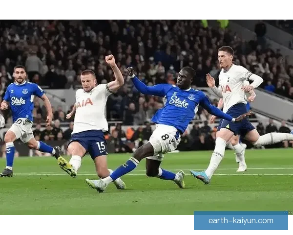 英超埃弗顿保级战表现稳健，球队逐渐恢复竞争力